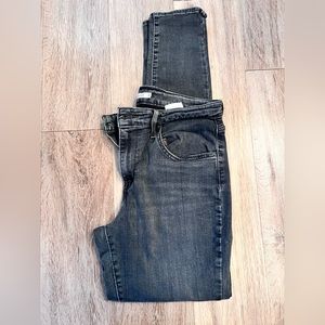 Levi 721 High Rise Skinny size 31 Grey very cute good condition